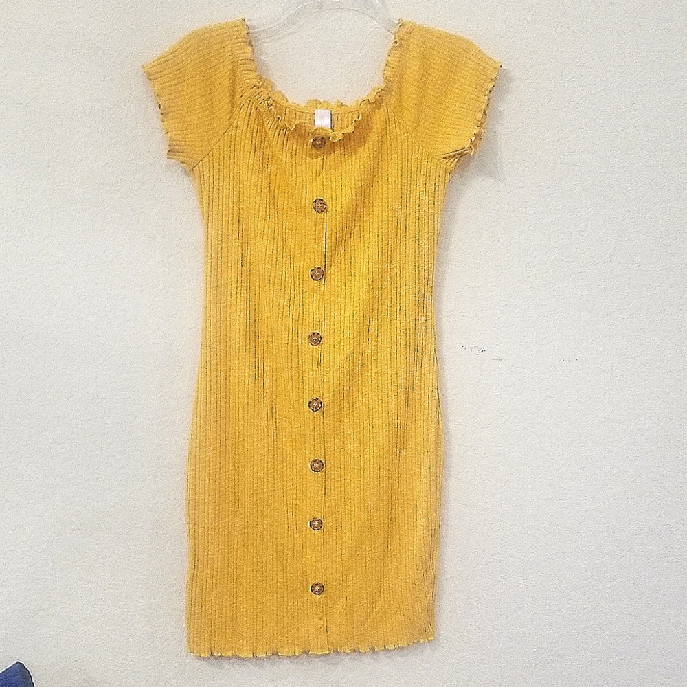 Girl's No Boundaries Gold Dress. Size L (11-13)